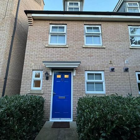 Modern Townhouse - 3 Bed 2.5 Bath 2 Private Gated Parking Villa Wellingborough Eksteriør bilde