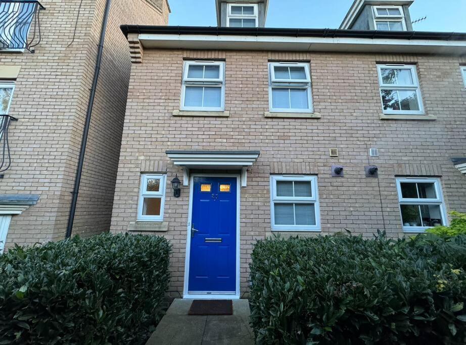 Modern Townhouse - 3 Bed 2.5 Bath 2 Private Gated Parking Villa Wellingborough Eksteriør bilde