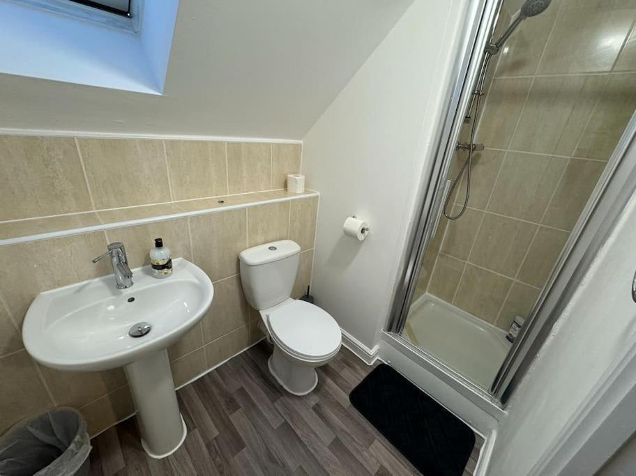 Modern Townhouse - 3 Bed 2.5 Bath 2 Private Gated Parking Villa Wellingborough Eksteriør bilde