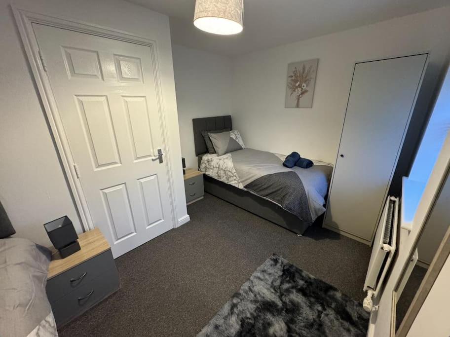 Modern Townhouse - 3 Bed 2.5 Bath 2 Private Gated Parking Villa Wellingborough Eksteriør bilde