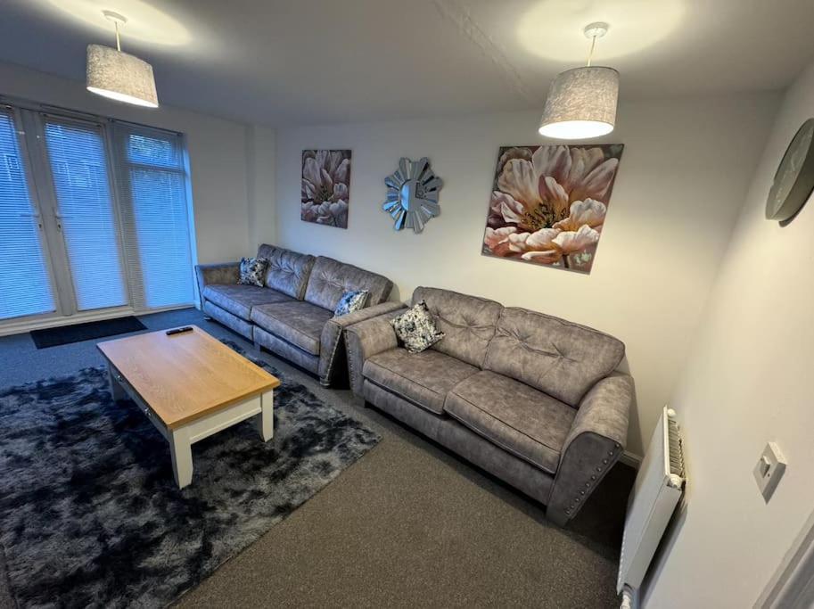 Modern Townhouse - 3 Bed 2.5 Bath 2 Private Gated Parking Villa Wellingborough Eksteriør bilde