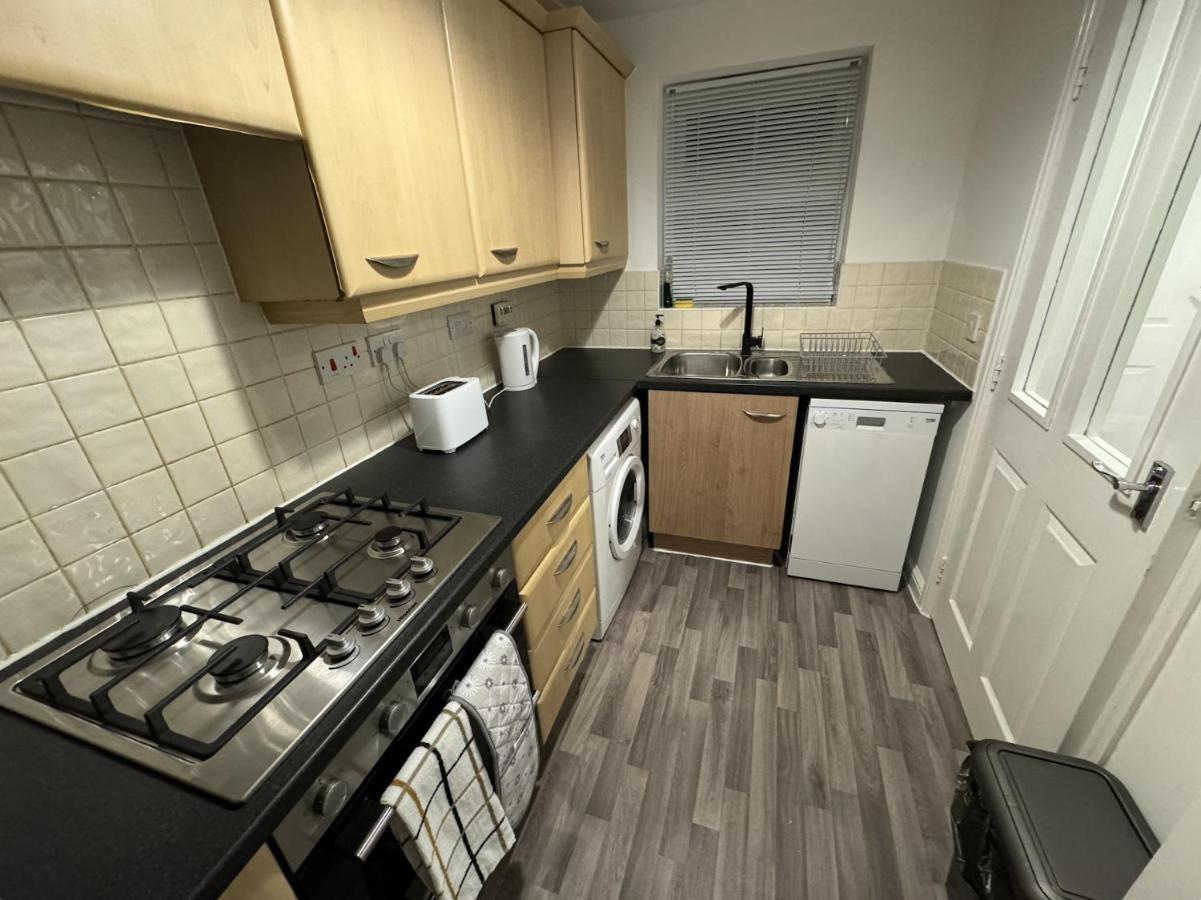 Modern Townhouse - 3 Bed 2.5 Bath 2 Private Gated Parking Villa Wellingborough Eksteriør bilde