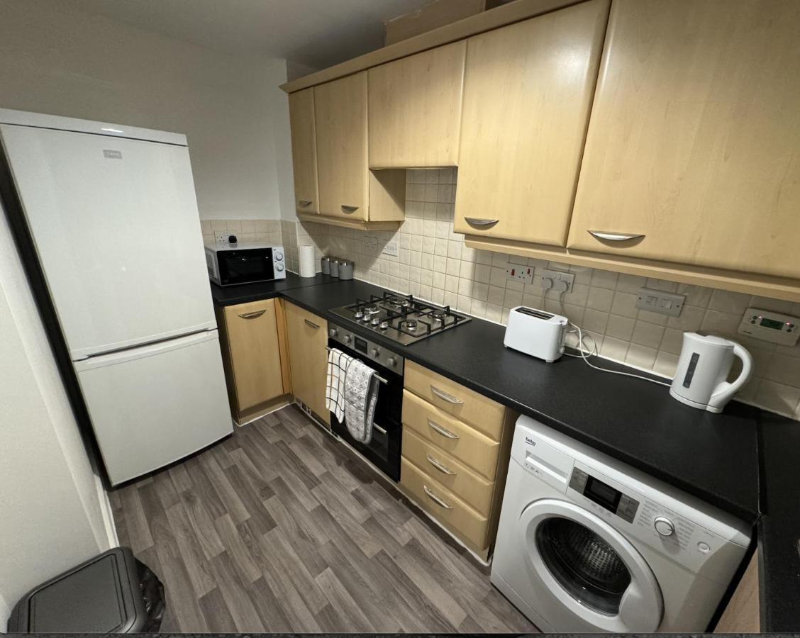 Modern Townhouse - 3 Bed 2.5 Bath 2 Private Gated Parking Villa Wellingborough Eksteriør bilde